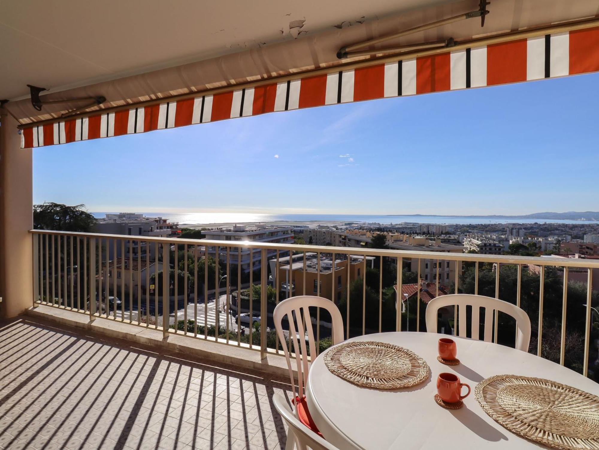 Grand 3 Pieces Avec Vue Mer Niza Exterior foto